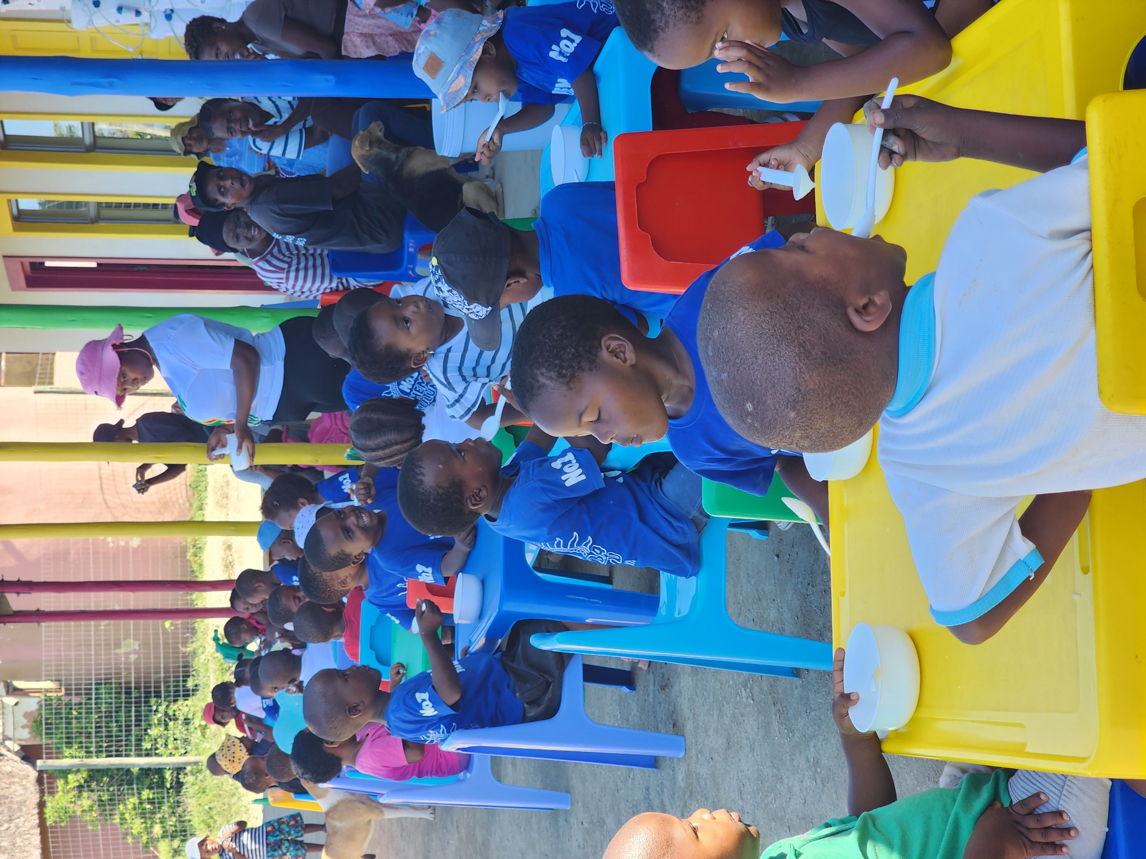 ECD group mealtime
